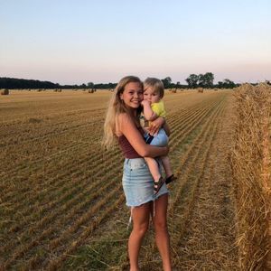 Meet your Posher, Hannah